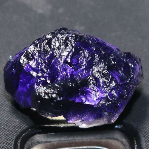 

Иолит 15.6*11.36мм без огранки Е14455