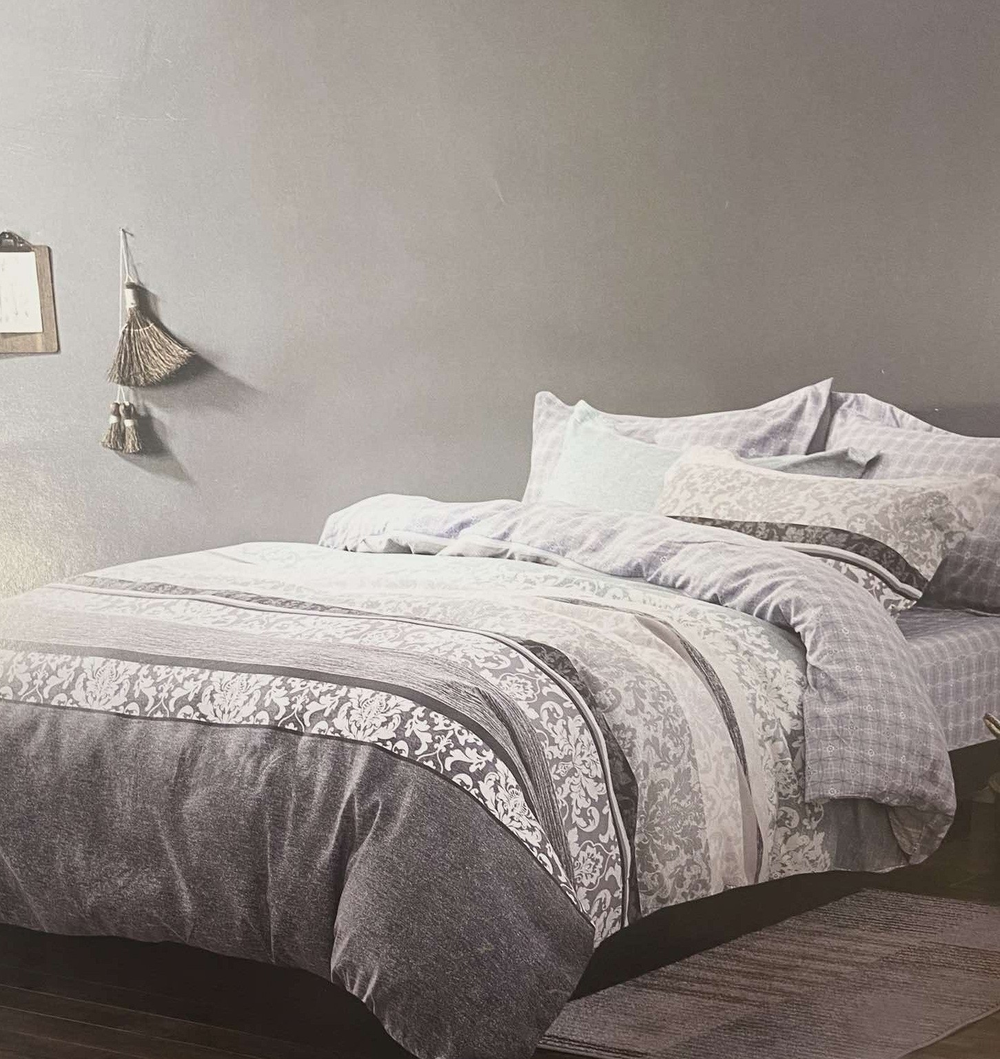 

Комплект постільної білизни Шем Royal satin 180Х220 основний сірий 19