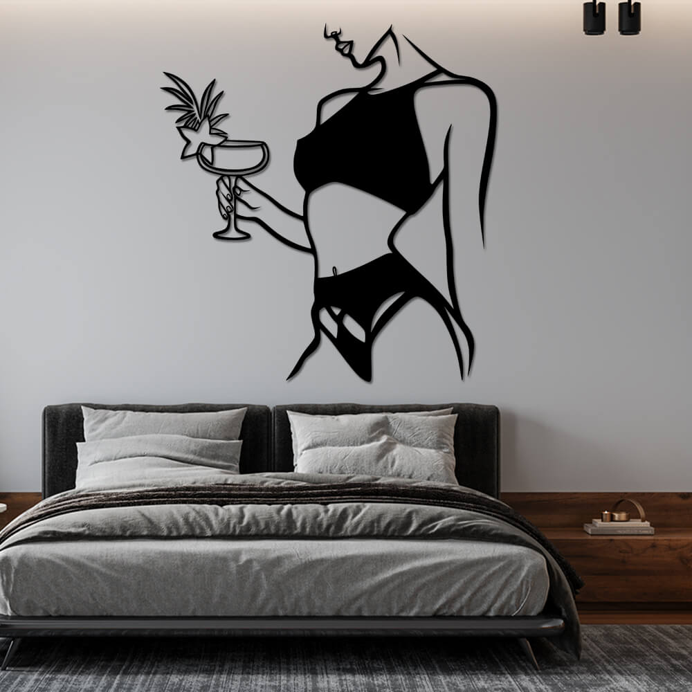 

Панно из дерева Born for Art Девушка с коктейлем 70х66 см Черное