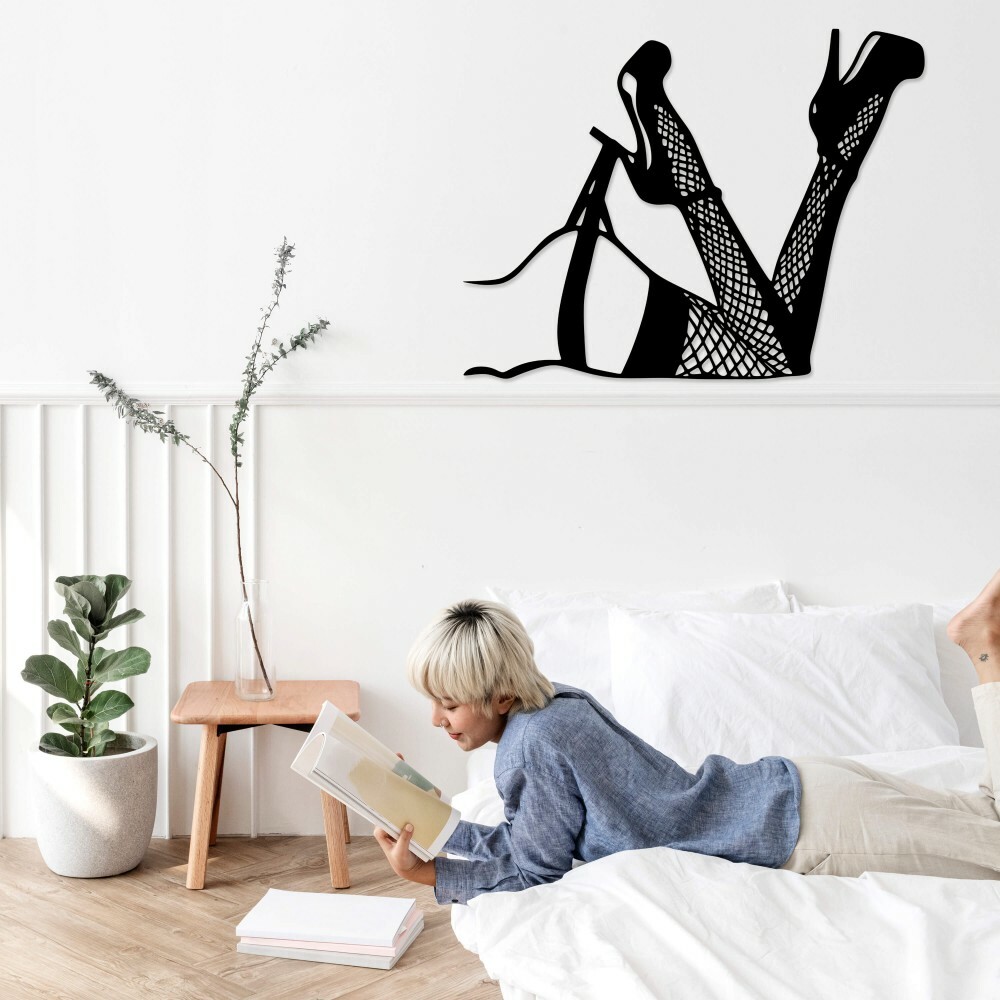

Панно из дерева Born for Art Ноги в чулках 70х54 см Черное