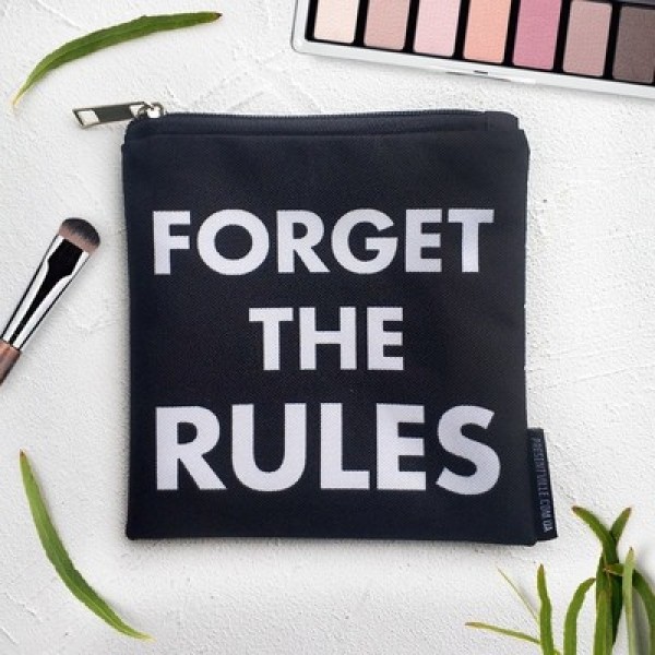 

Косметичка квадратная маленькая "Basic Forget the rules" Present косметичка квадратная с ярким принтом