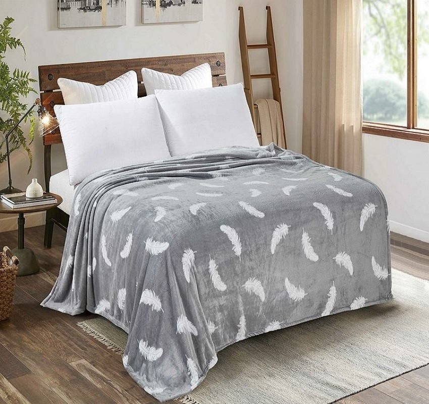 

Плед-покрывало Перо на сером фоне CottonTwill 150х215 см Велсофт (СТП004-2)