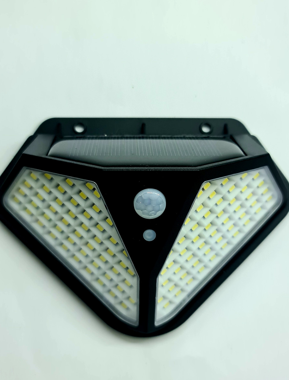 

Лампа-фонарь LED с датчиком движения на солнечной батарее Wall lamp LF-1728А (813015)