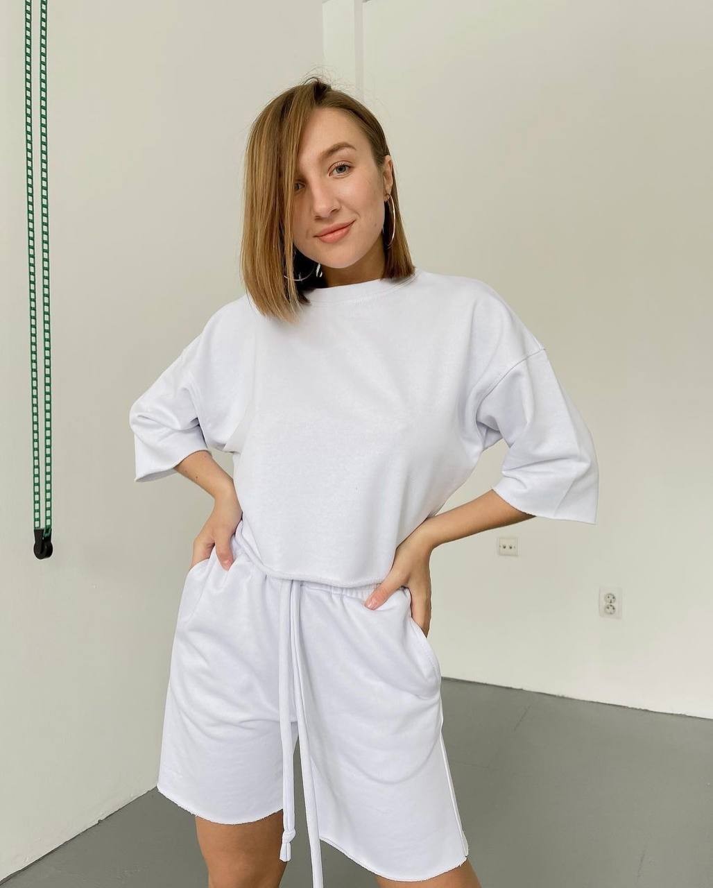 

Хлопковый костюм VRODLIVA размер XS-S белый