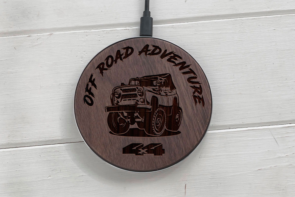 

Быстрая беспроводная деревянная зарядка SkinWood Black Fast Charge OffRoad