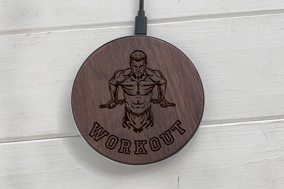 

Быстрая беспроводная деревянная зарядка SkinWood Black Fast Charge Workout