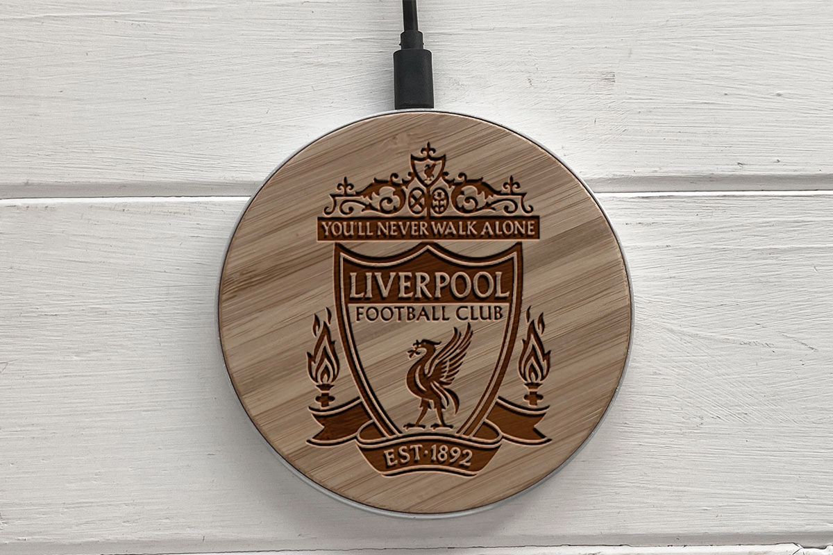 

Быстрая беспроводная деревянная зарядка SkinWood White Fast Charge Liverpool