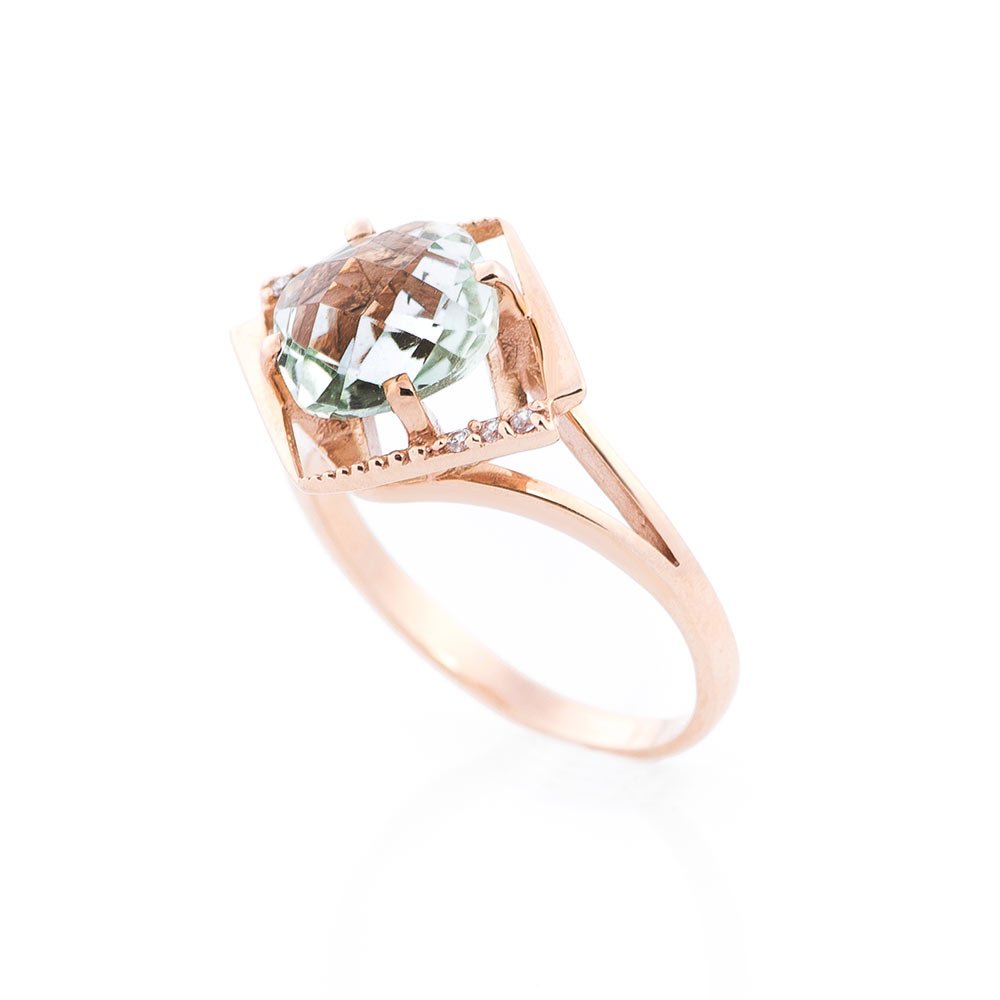 

Золотое кольцо с аметистом и фианитами 14032380 Оникс 15.5