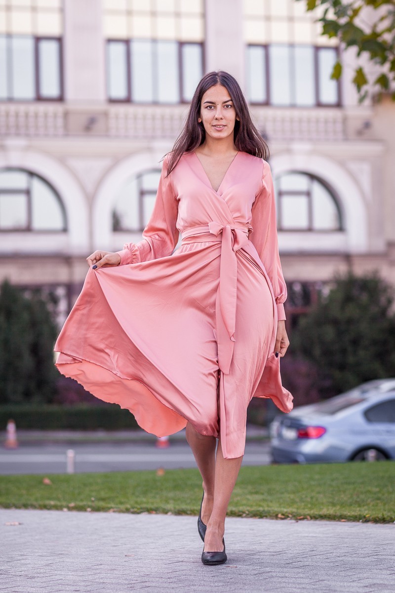 

Шелковое платье макси FashionYouWant S коралловый 43425283