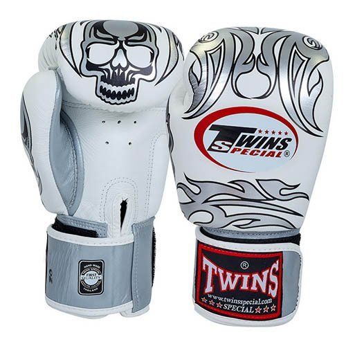 

Перчатки боксерские FBGVL3-31 Twins 12oz Бело-серебряный (37426084)