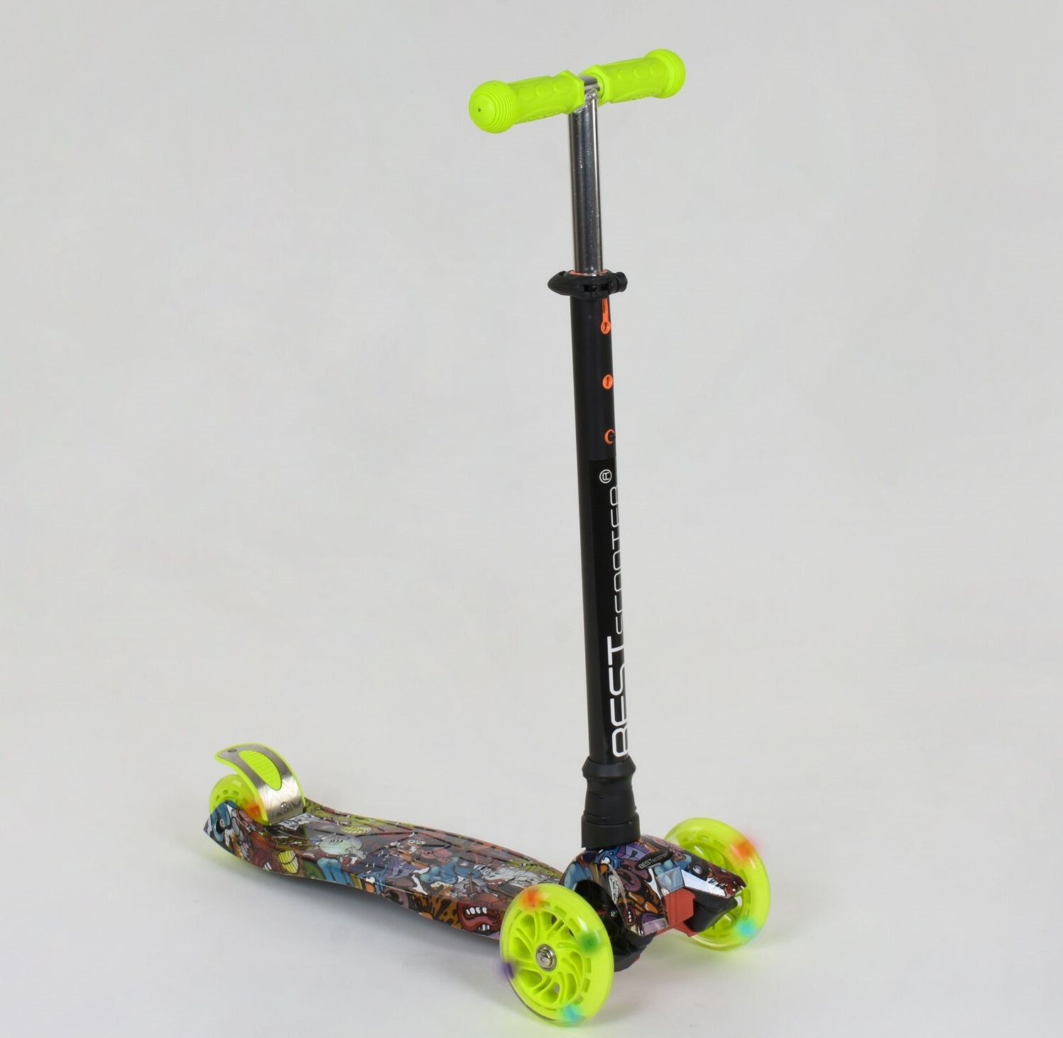 

Самокат Best Scooter MAXI Graffiti А 25470 /779-1325 Black/Lime Green (779-1325)