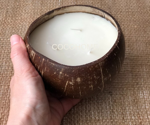 

Свеча ароматическая Coconut Home из смеси натуральных восков в кокосовой чаше Кокос (482-308)