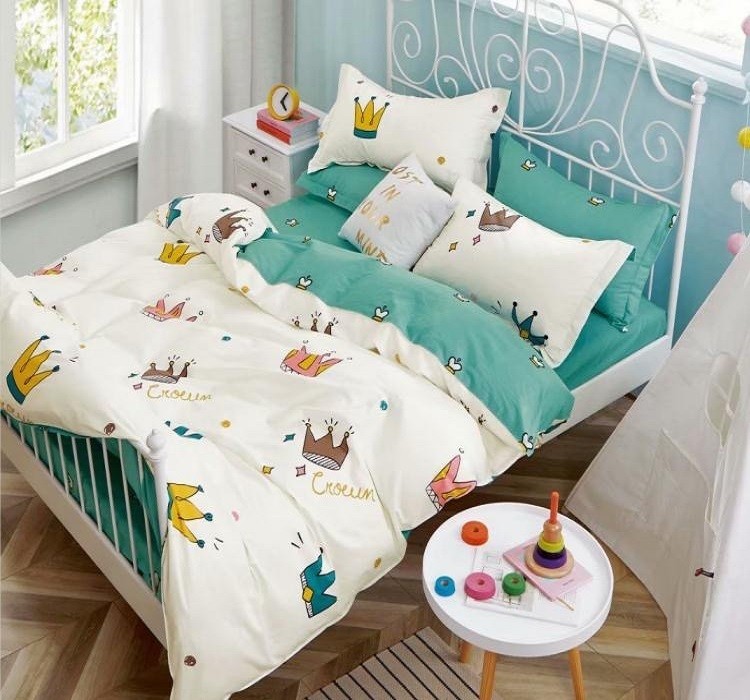

Комплект постельного белья Короны на белом CottonTwill 2-спальный 200х220 см Сатин Premium (SP043-4)