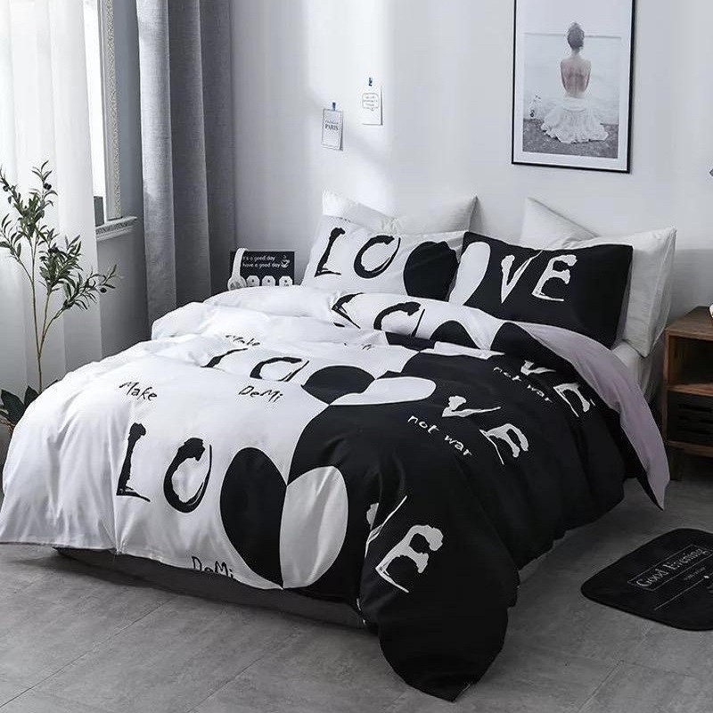 

Комплект постельного белья "Love" черно-белое Сердце NoviTeks 1.5-спальный 150х220 см Бязь Gold (ЛКбг01-2)