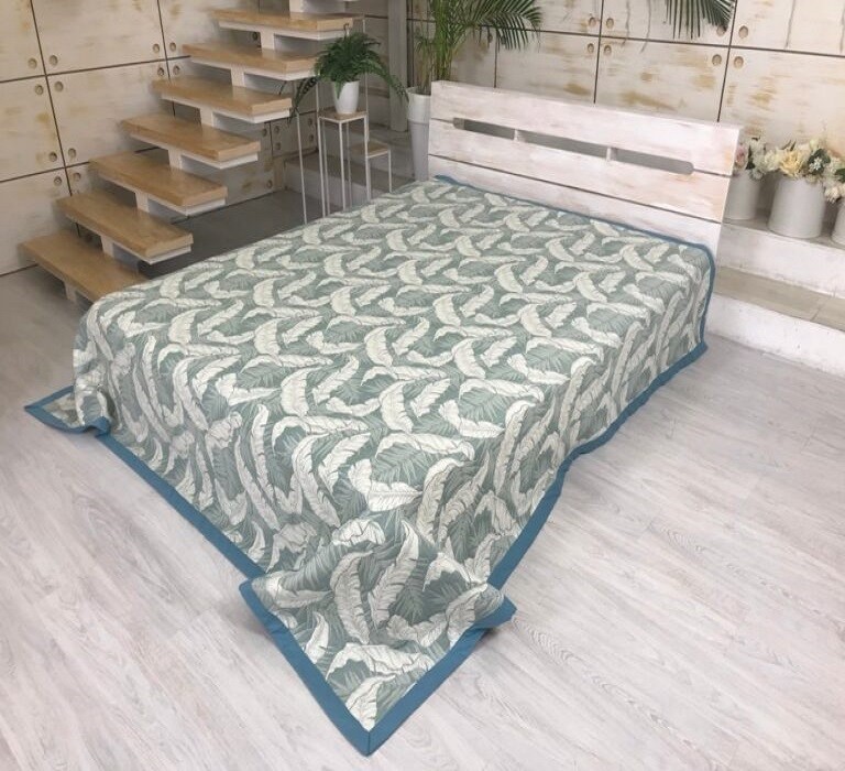 

Покрывало жаккардовое двухстороннее Пальмовый принт зеленый CottonTwill 240х235 см (П002-2)