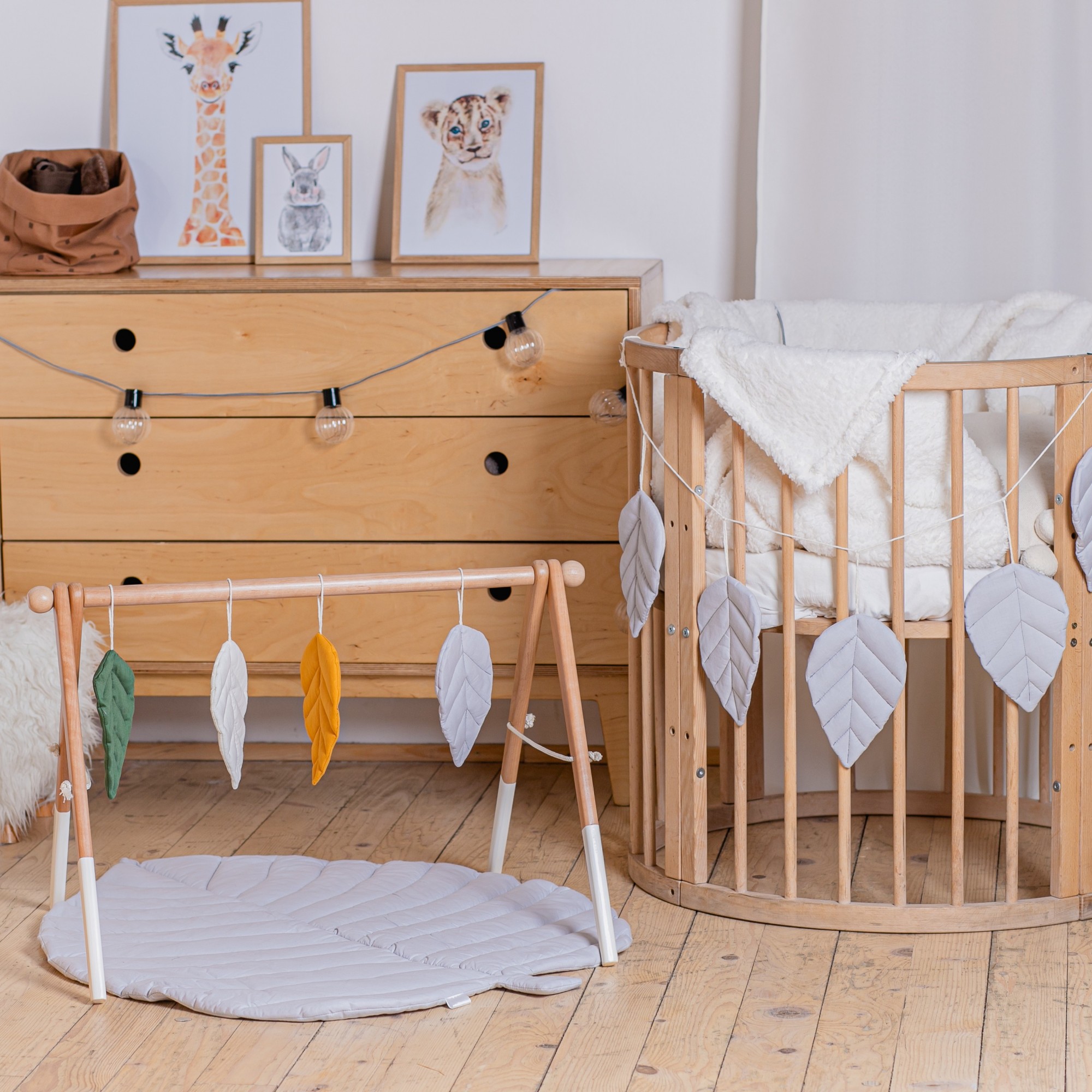 

Развивающий комплекс MammyDo Baby Play Gym серый с ковриком-листиком
