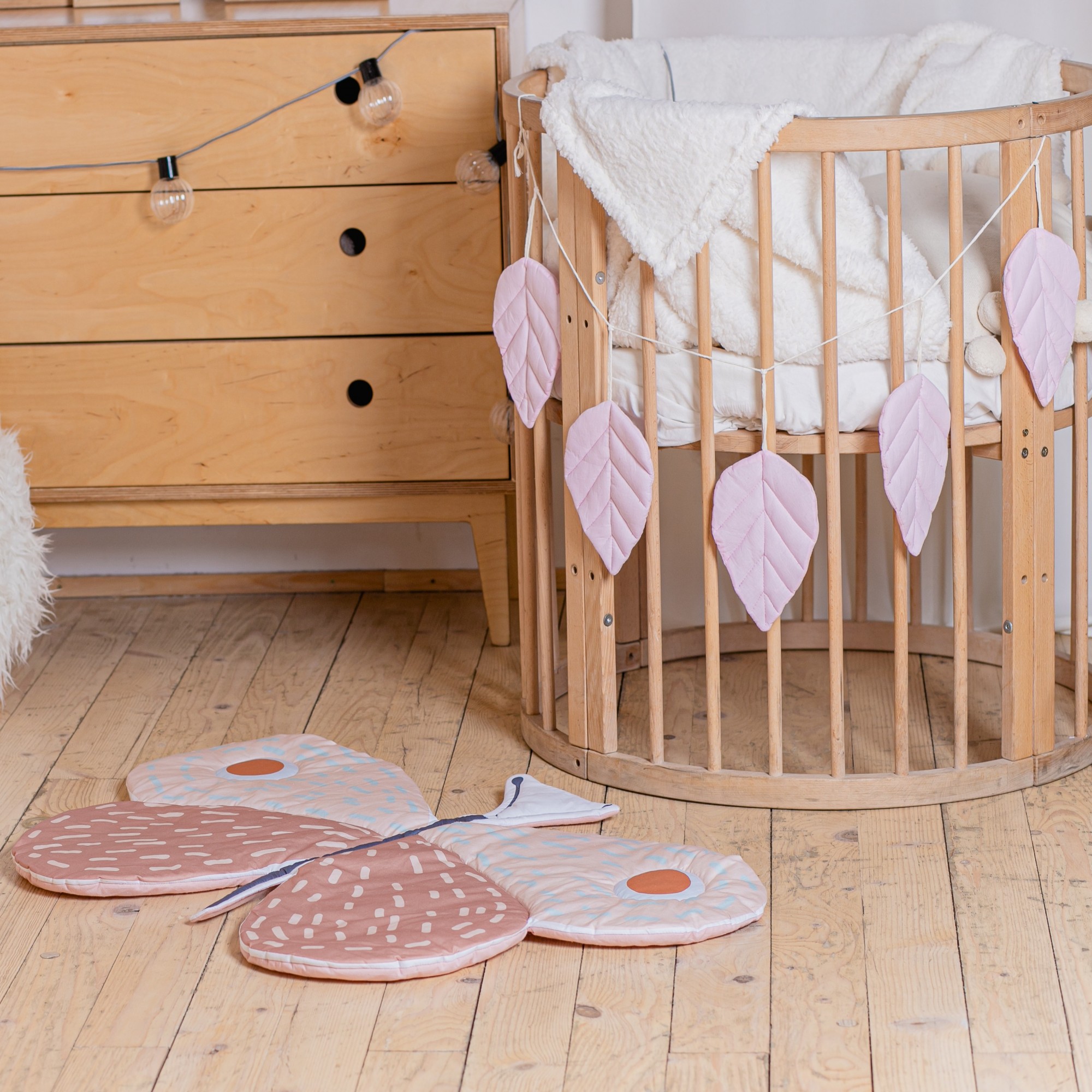 

Коврик в детскую MammyDo Butterfly 94x63 см розовый