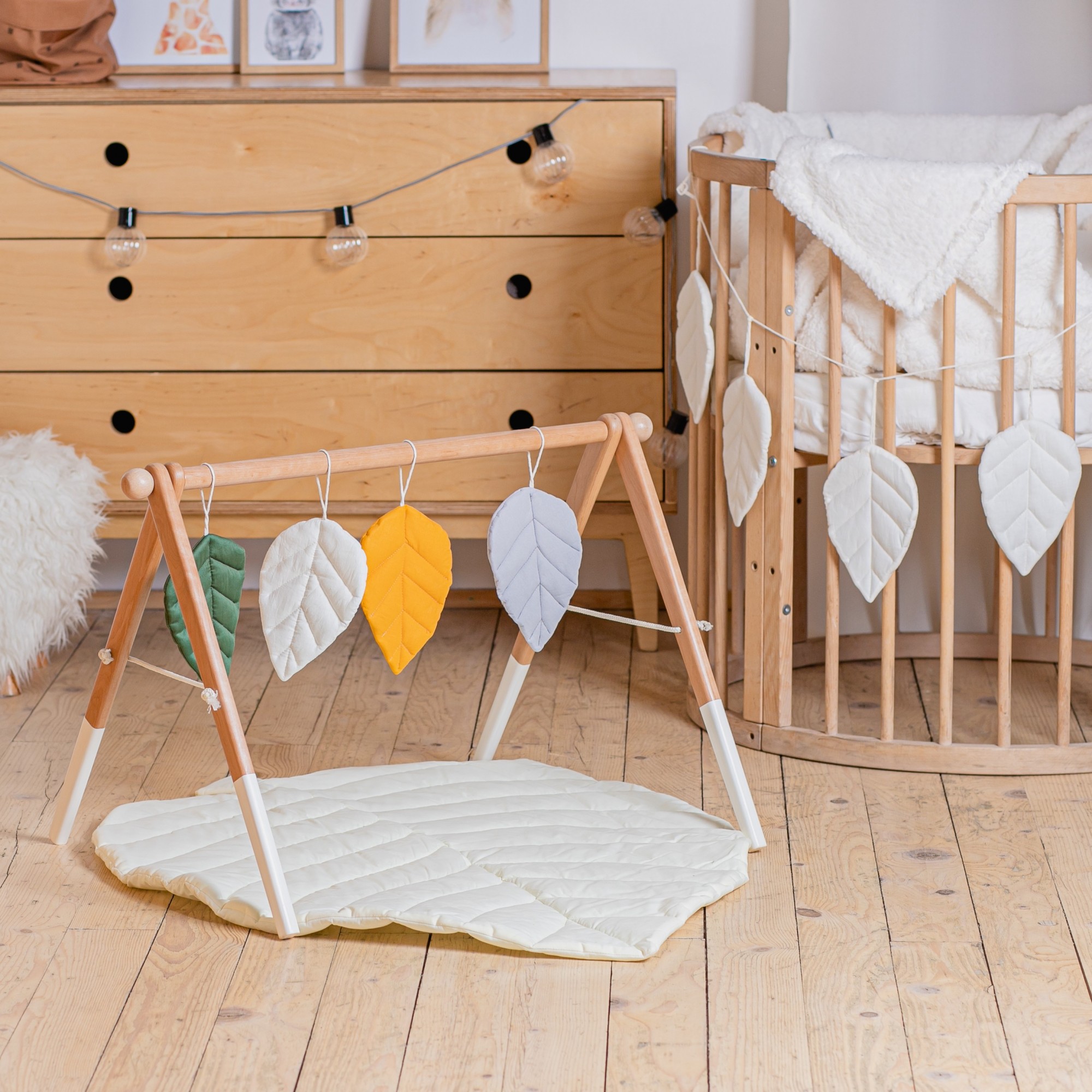 

Развивающий комплекс MammyDo Baby Play Gym бежевый с ковриком-листиком