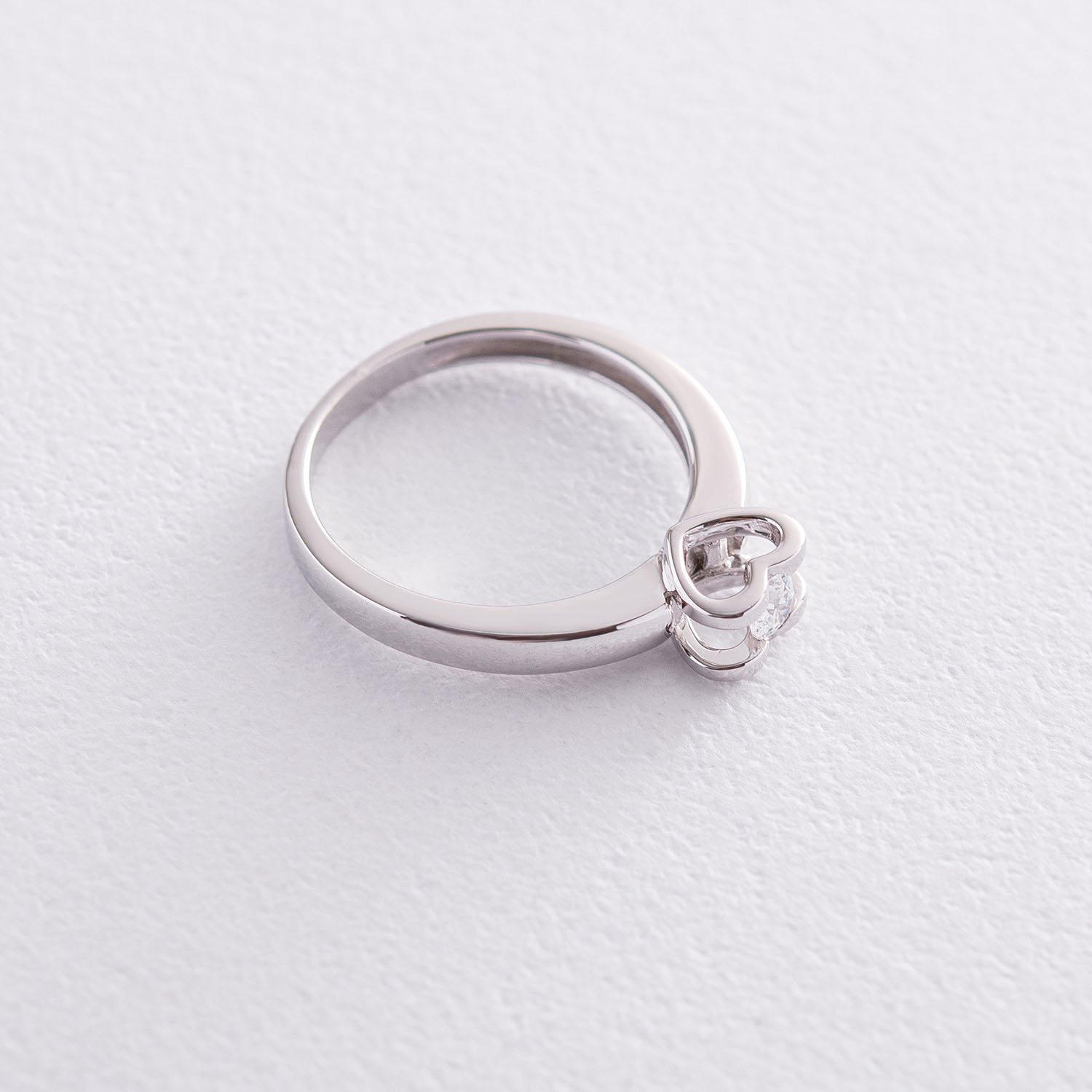 

Золотое помолвочное кольцо "Сердце" (куб. циркон Swarovski) к06278 Оникс 15