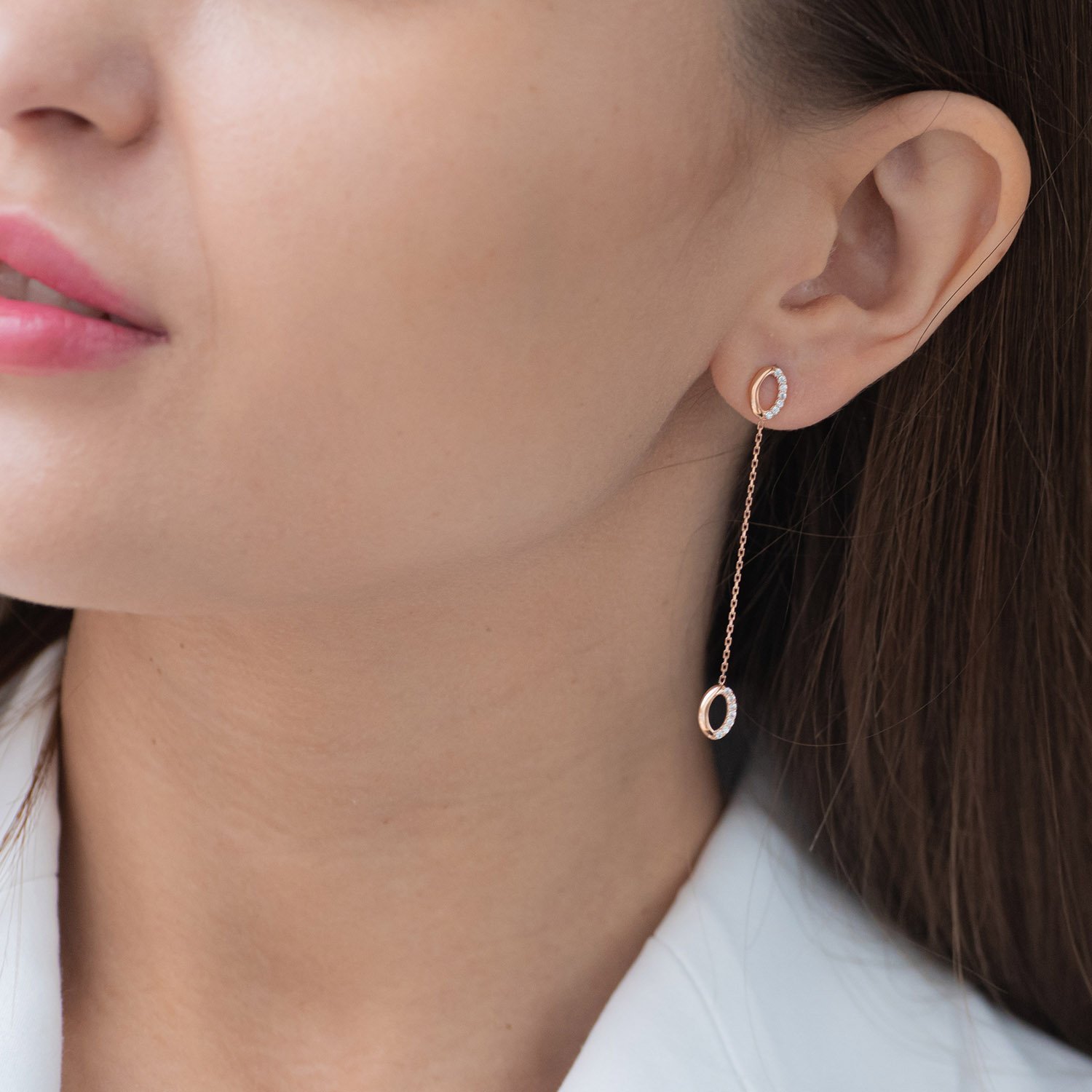 

Золотые серьги на цепочке (фианиты) с07269 Оникс