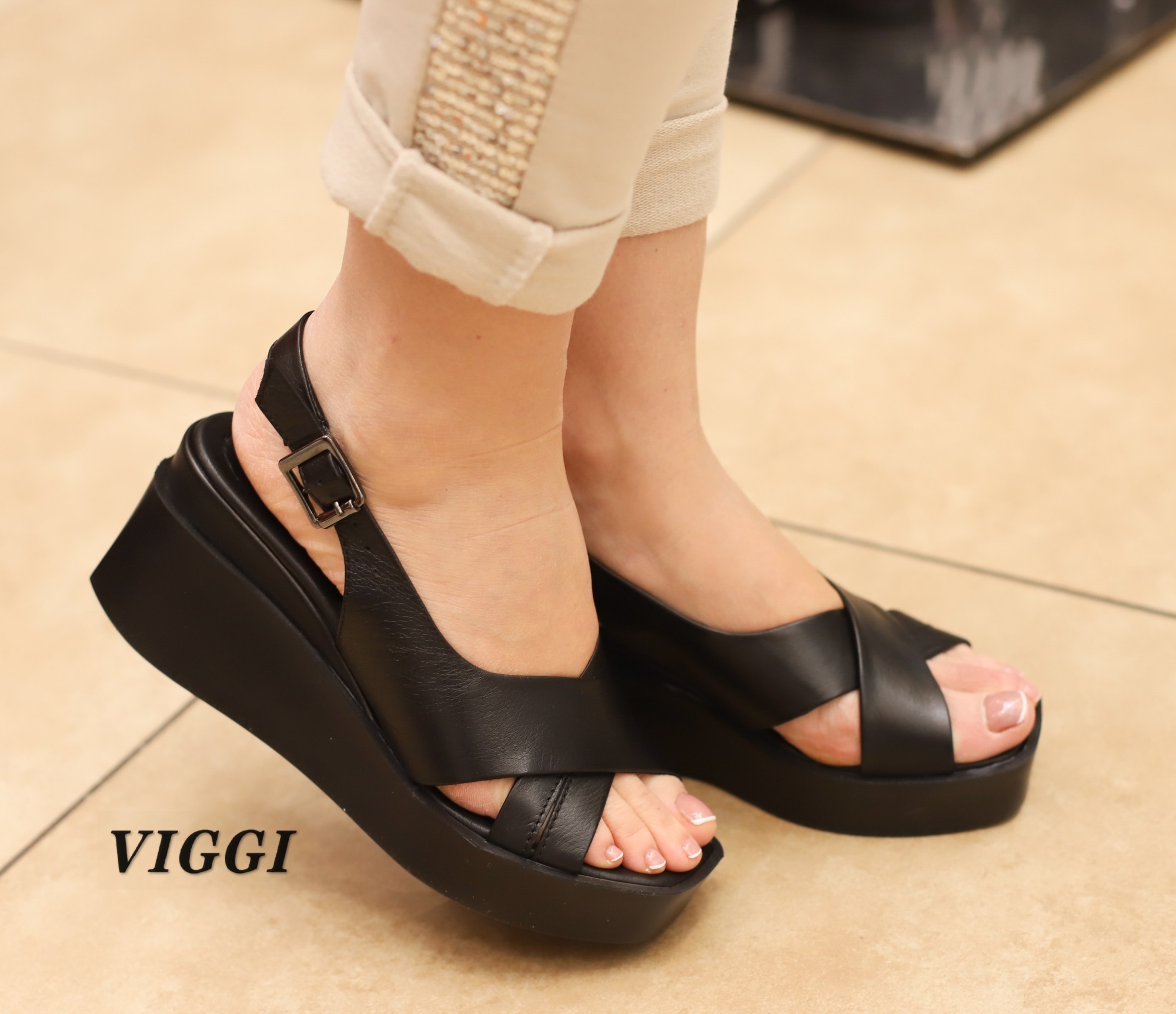 

Босоножки 3DShoes 842-20 Черные 37
