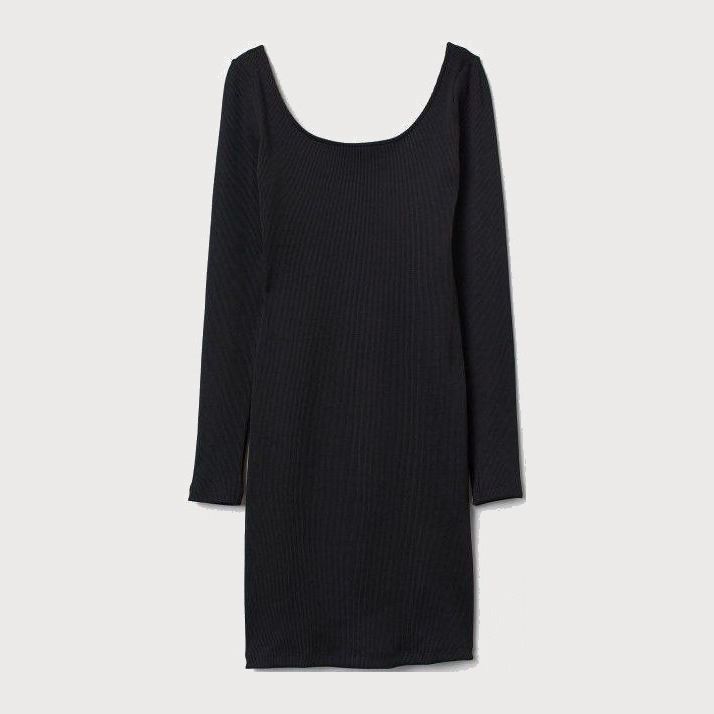 

Платье H&M 7573409 M Черное
