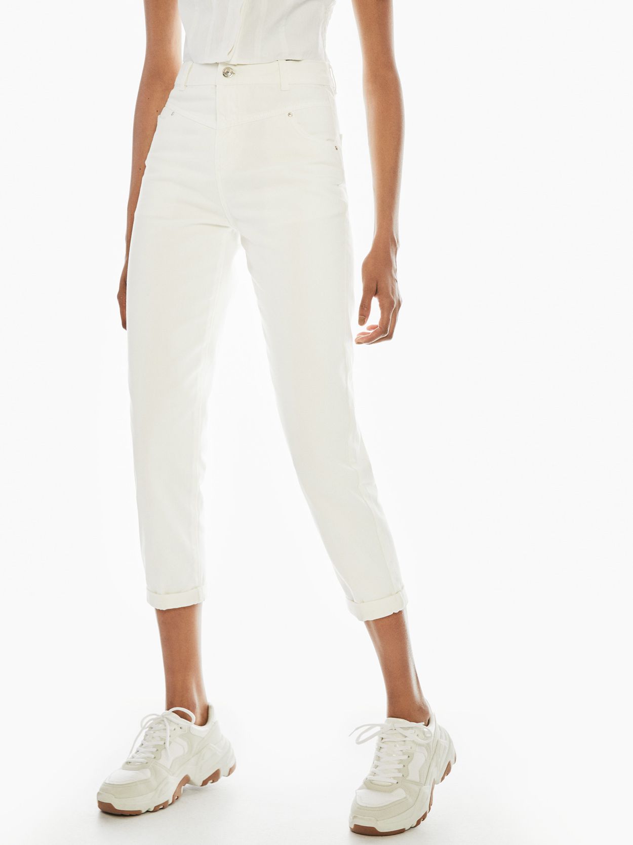 

Джинсы Bershka 00052019250 42 Белые