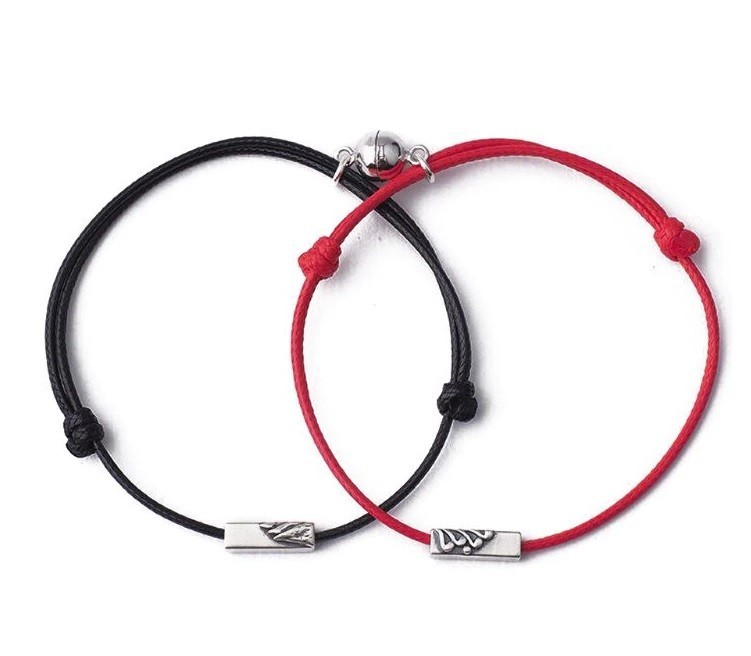 

Браслеты парные с магнитом Black Red