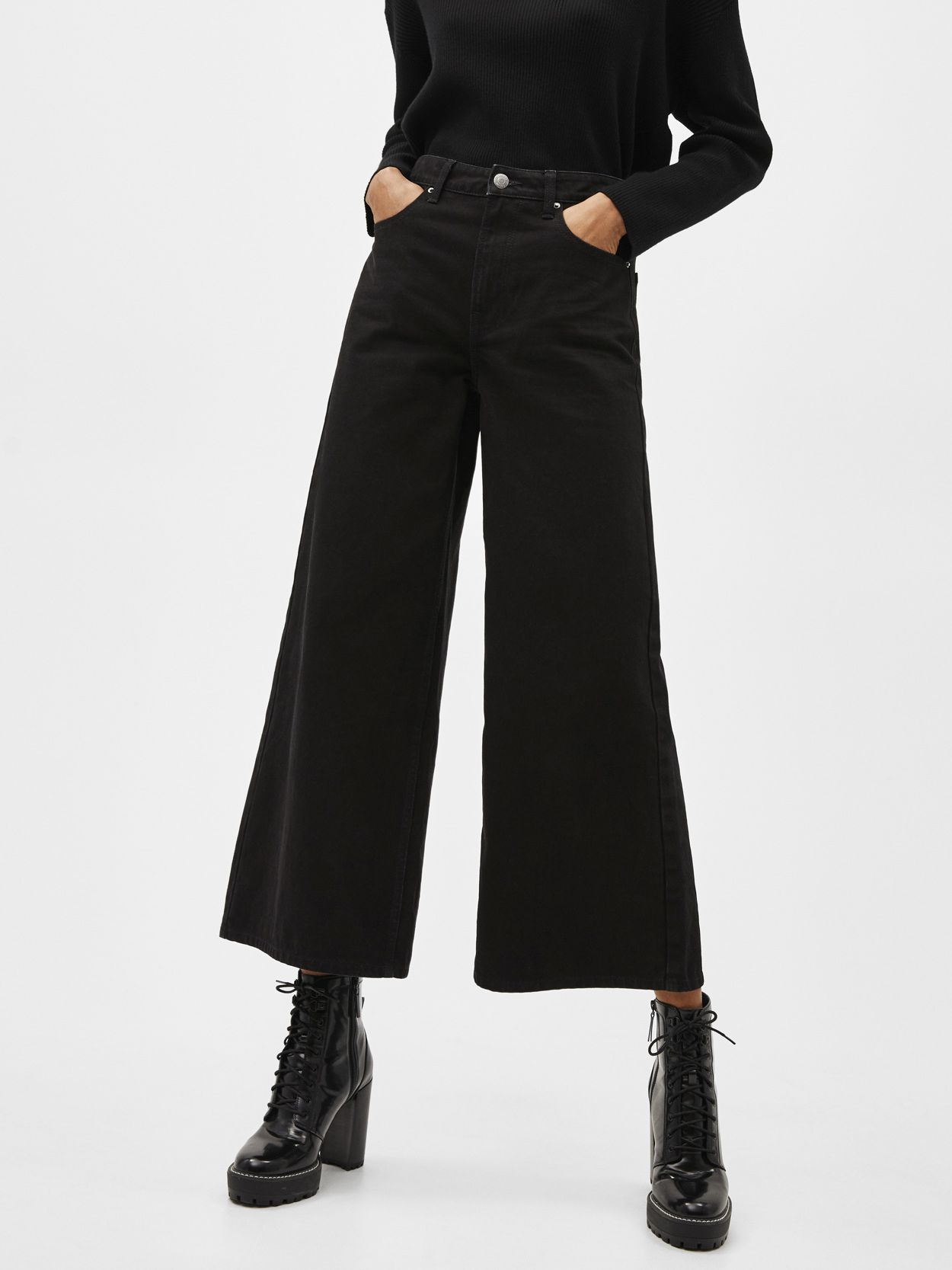 

Джинсы Bershka 05021534800 38 Черные