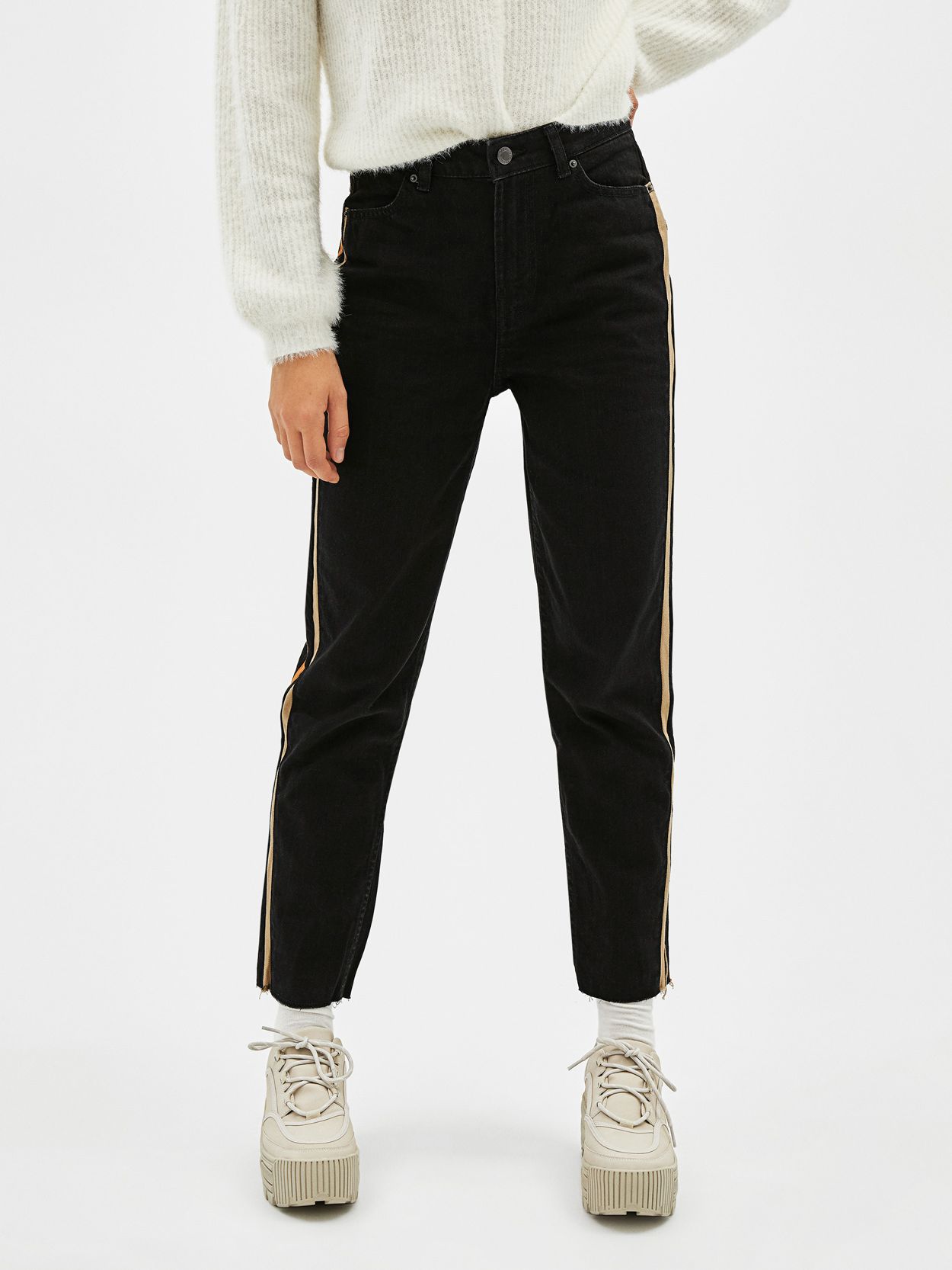 

Джинсы Bershka 05011534800 36 Принт