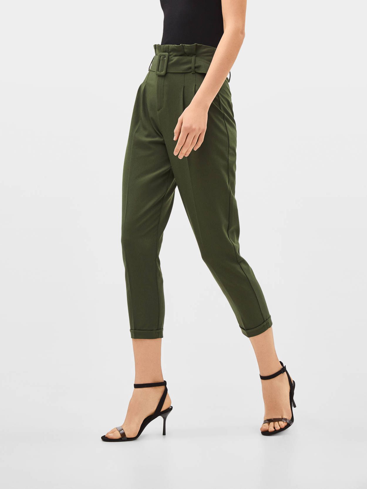

Брюки Bershka 05075168505 38 Хаки