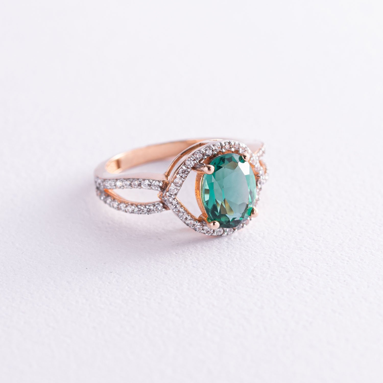 

Золотое кольцо (празиолит, фианит) к04657 Оникс 19.5