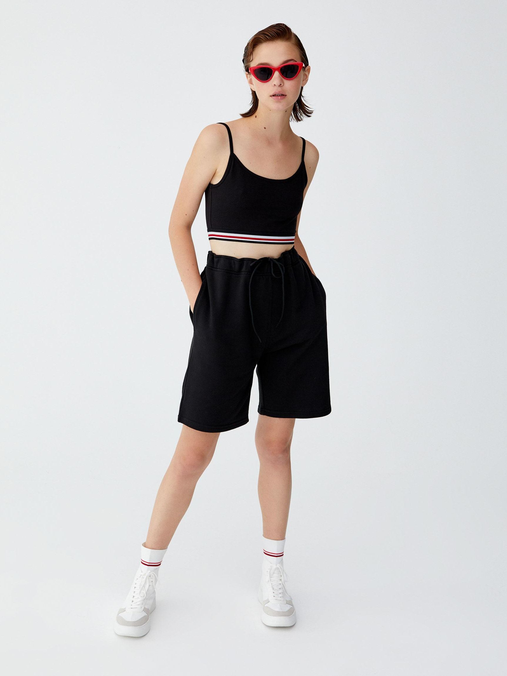 

Топ Pull & Bear 9231/362800-ACCJ M Черный