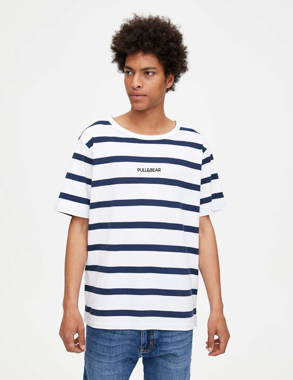 

Футболка PULL & BEAR М0111637 (9230/525/250) цвет белый-синий S