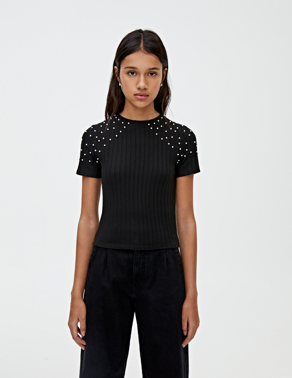 

Футболка PULL & BEAR Ж1066166 (5234/307/800) цвет черный S