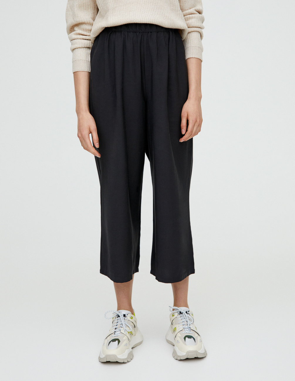 

Брюки PULL & BEAR Ж1065751 (9671/301/800) цвет черный XS
