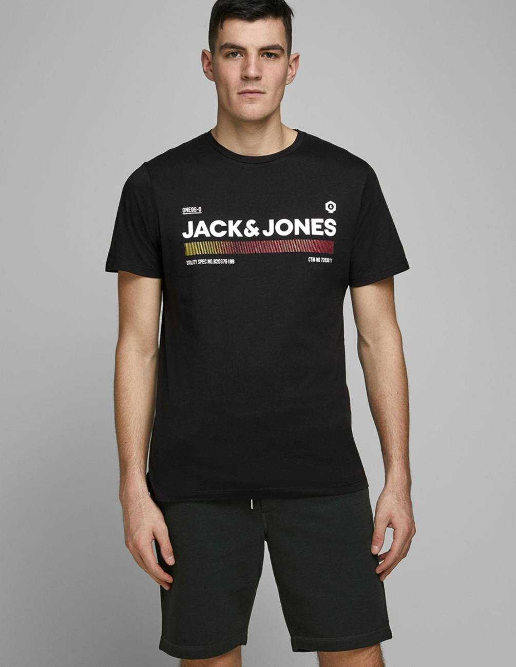 

Футболка JACK&JONES М0111048 цвет черный S