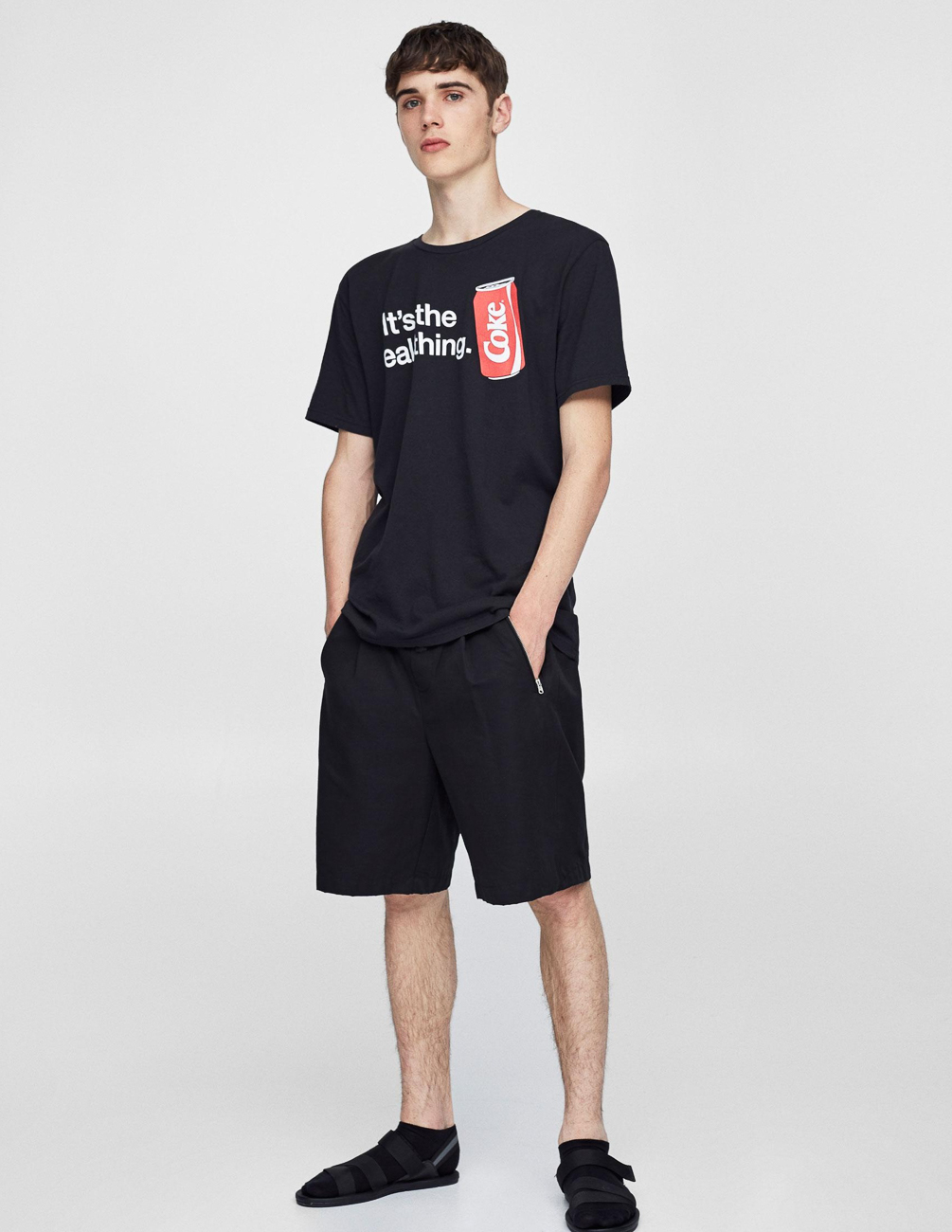 

Футболка PULL & BEAR М0111557 (9235/517/800) цвет черный S