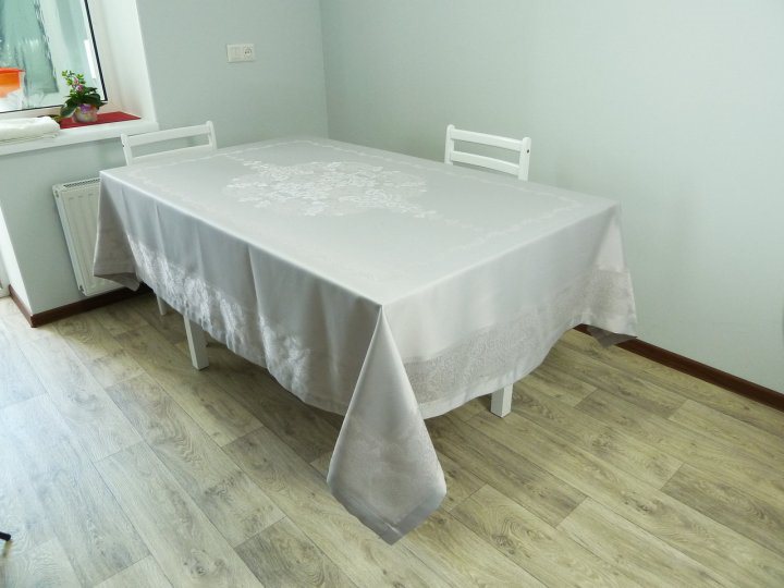 

Скатерть водоотталкивающая тефлоновая SAFIR прямоугольная Jumbo 160x220 серая