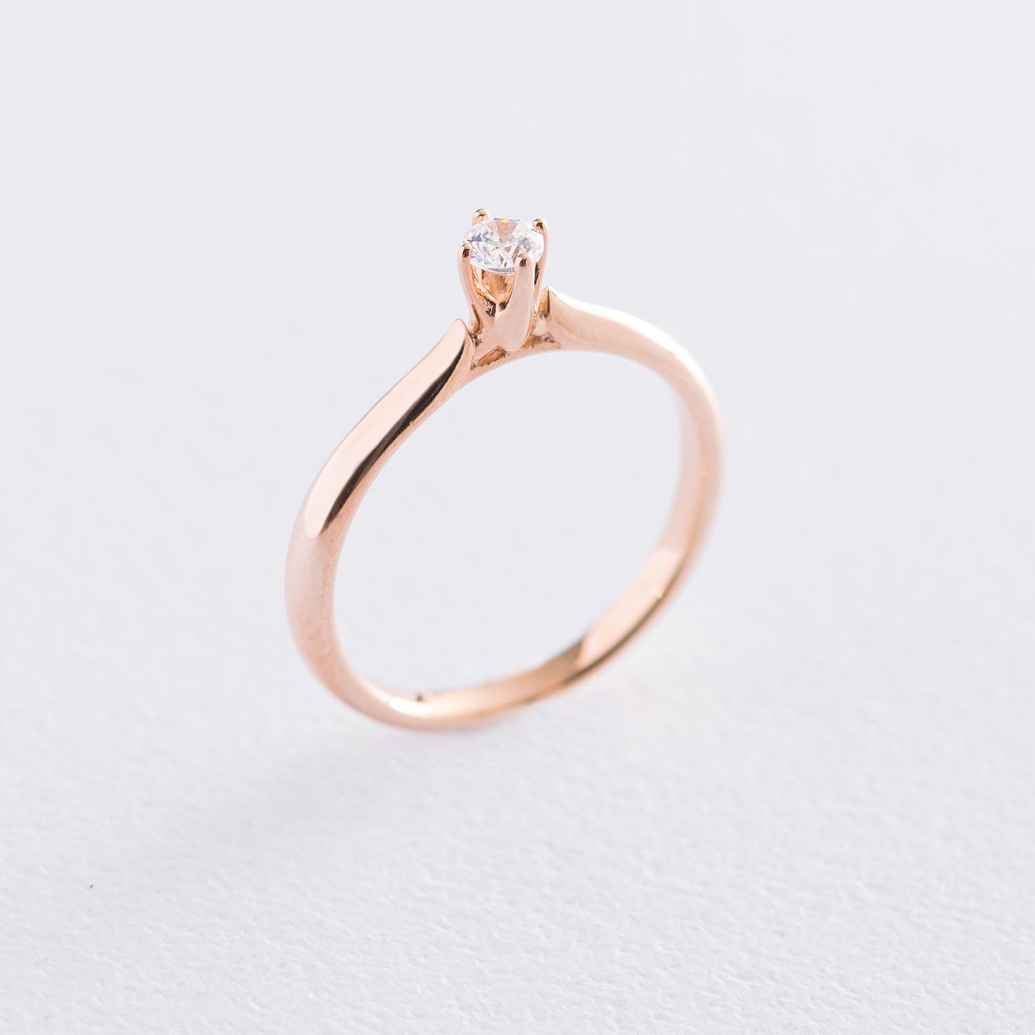 

Золотое помолвочное кольцо (куб. циркон Swarovski) к06268 Оникс 15