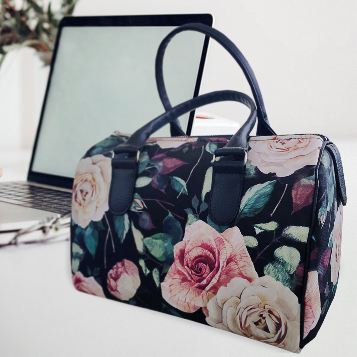 Сумка бочонок Barrel Presentville Розы на черном фоне 28x18x17 см ...