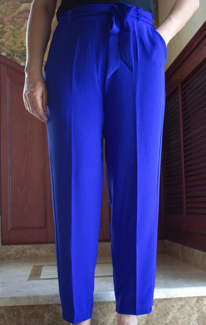 

Брюки Classic Fashion летние женские с поясом на резинке ярко-синего цвета  L, Брюки Classic Fashion летние женские с поясом на резинке ярко-синего цвета 48 L