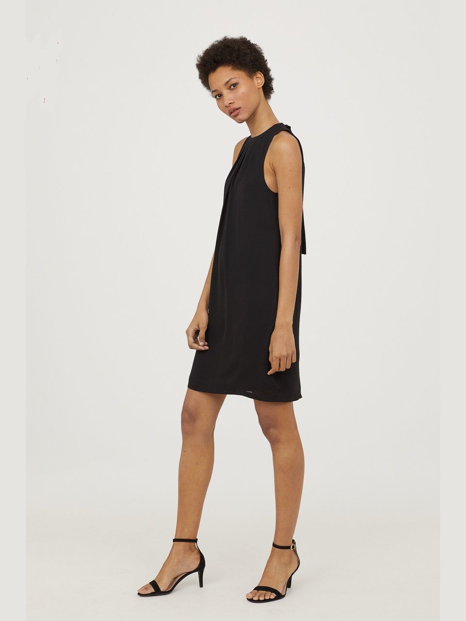 

Платье H&M 03-0568838-9  Черное (СА2000001684528, Платье H&M 03-0568838-9 42 Черное (СА2000001684528)