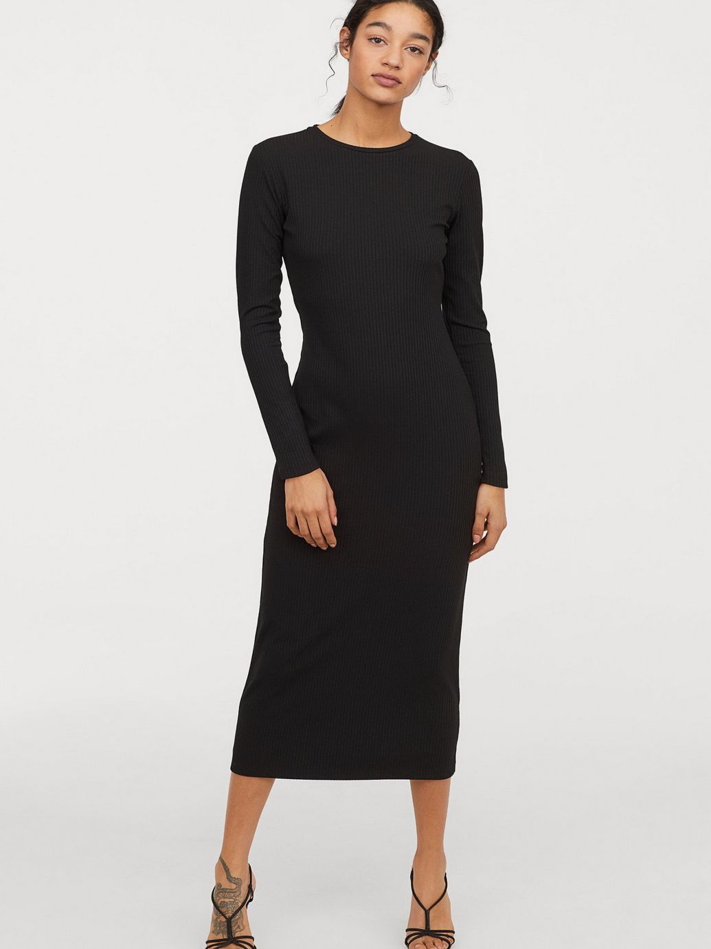 

Платье H&M 0726418-9 M Черное (СА2000001638422)