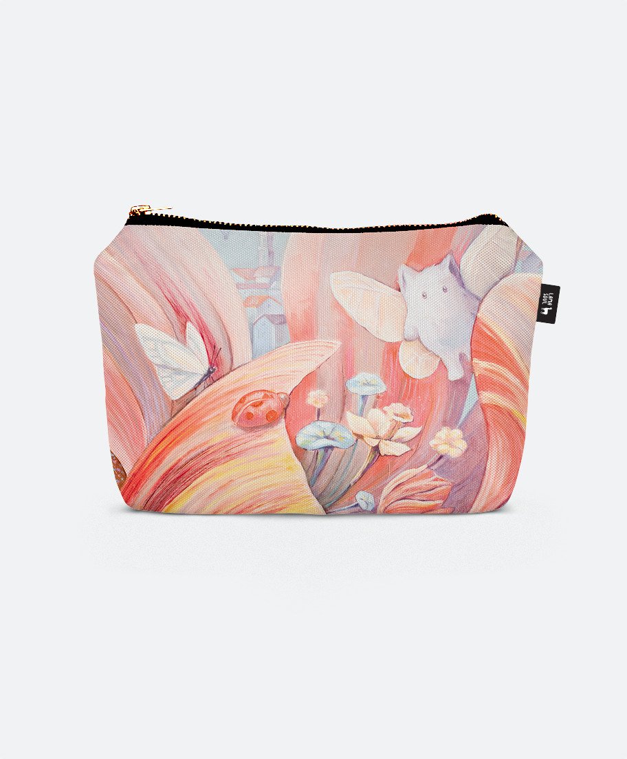 

Косметичка Lamasoul з принтом "Пухнастик і квіткове місто"