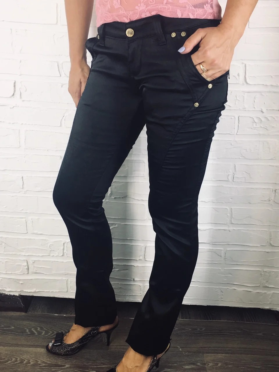 

Брюки атласные черные CRO JEANS D015 28