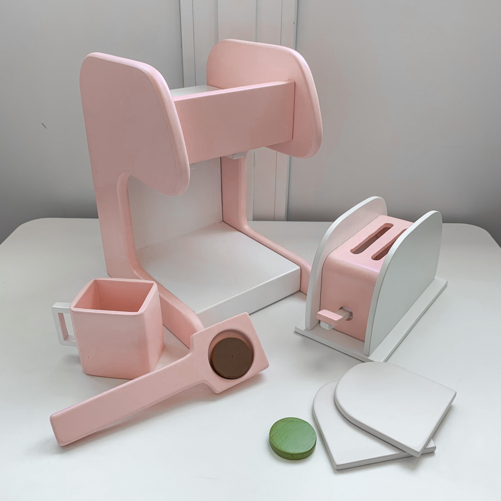 

Игрушечный набор ESIES Retro кофемашина и тостер розовый белый из дерева