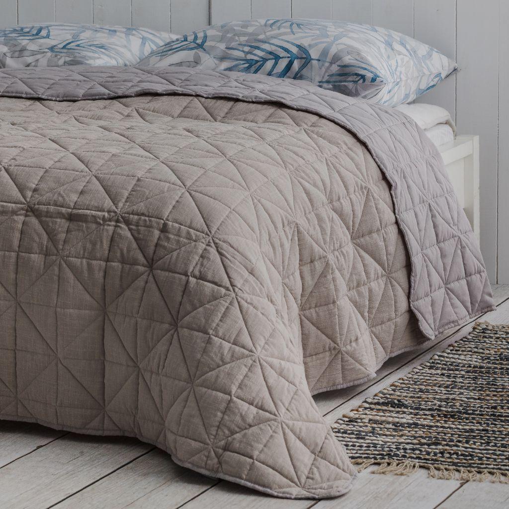 

Покрывало Home&You Linera 200 х 220 см Светло-серый