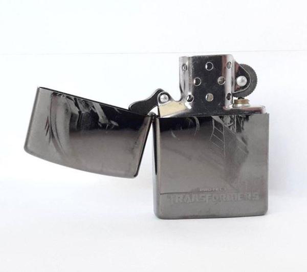 

Бензиновая зажигалка ZIPPO Transformers (tr5340)