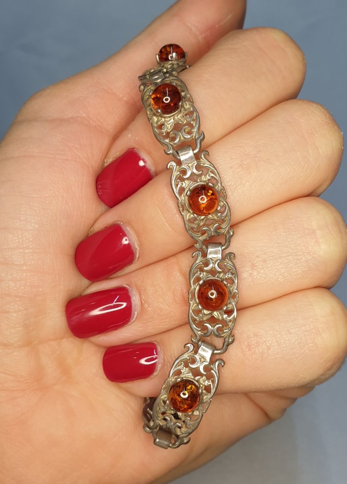 

Браслет серебряный с янтарем 14,5 г